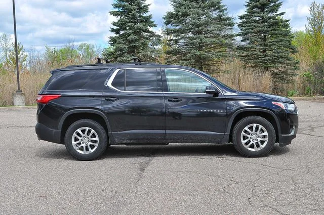 Used 2019 Chevrolet Traverse 1LT with VIN 1GNEVGKW0KJ265961 for sale in Canton, MI