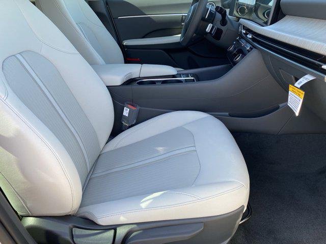 New 2026 Aero Silver Hyundai Blue image 11
