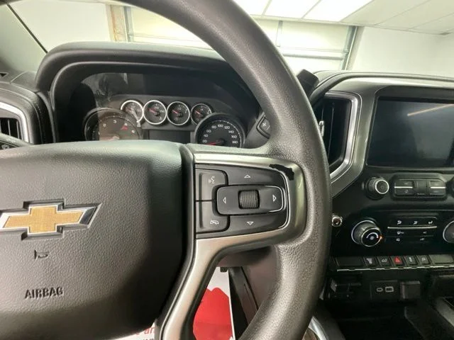 Used 2021 White Chevrolet LT image 17