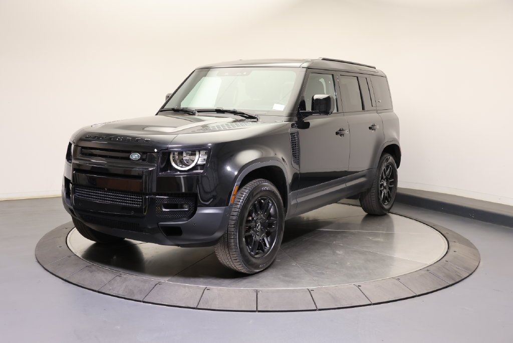 Used 2023 Santorini Black Metallic Land Rover S image 1