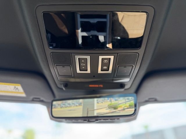 New 2026 Woolstone Green Land Rover X-Dynamic SE image 10
