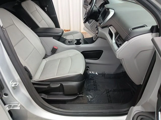 Used 2020 Silver GMC SLT image 23