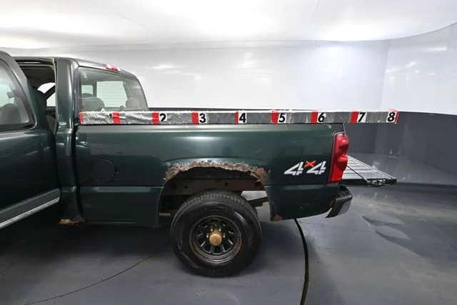 Used 2003 Green Chevrolet LS image 33