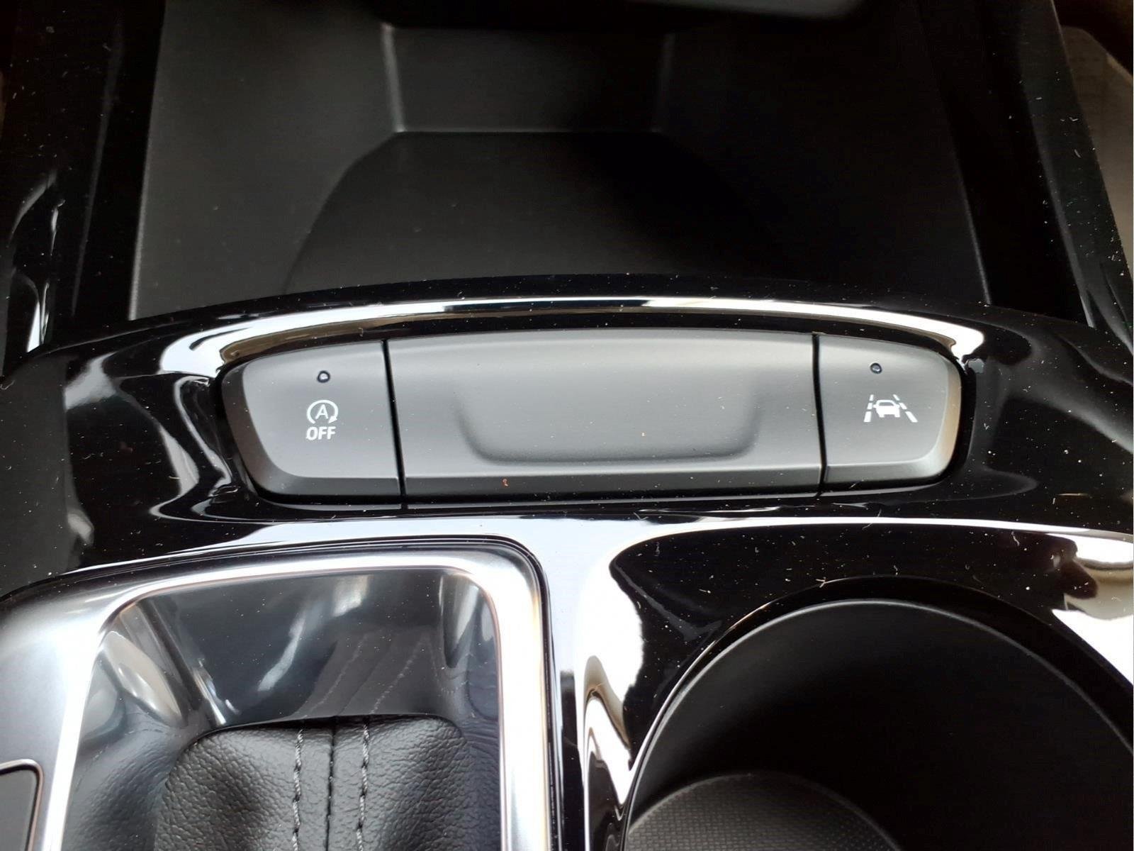 New 2026 Summit White Chevrolet ACTIV image 23