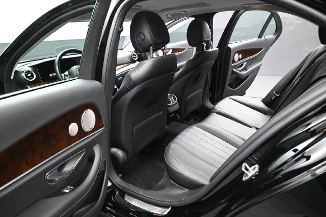 Used 2023  Mercedes-Benz E 350 image 19