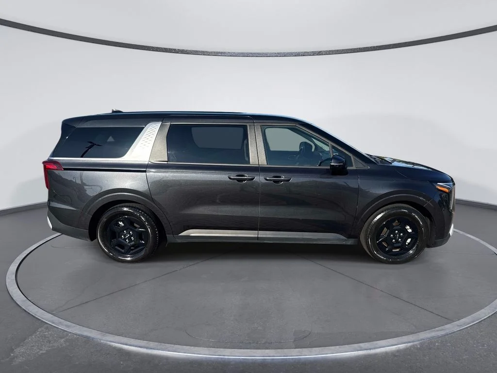 Used 2025 Gray Kia LXS image 8