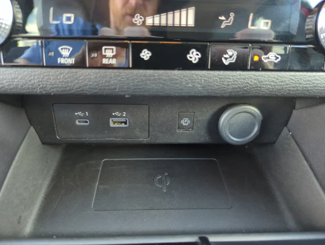 Used 2024  Mitsubishi SE image 39