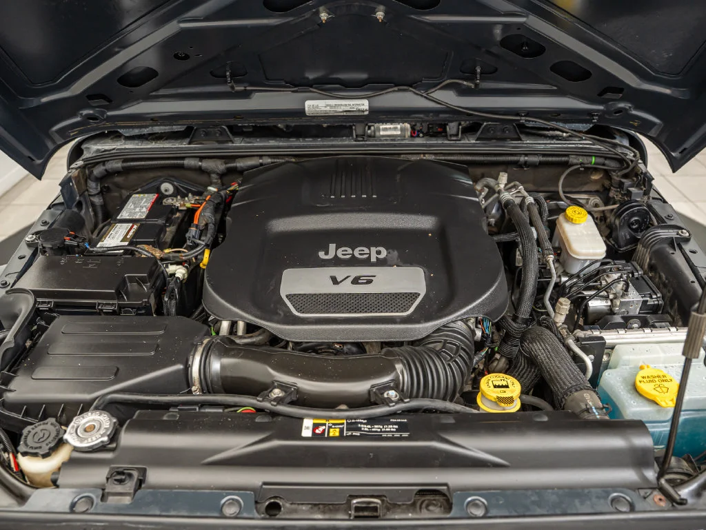 Used 2018 Rhino Clearcoat Jeep Unlimited Sport image 37
