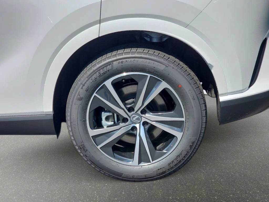 New 2026 Eminent White Pearl Lexus AWD image 33