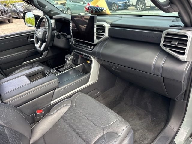 Used 2024  Toyota Platinum image 23