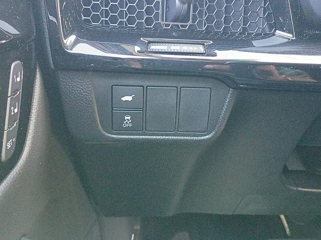 Certified Used 2024 BLACK Honda EX-L image 17