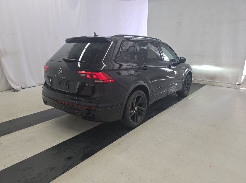 Used 2024 Deep Black Volkswagen 2.0T SE R-Line Black image 3