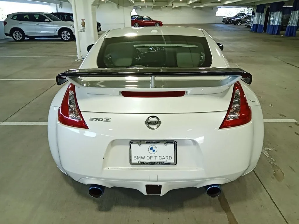 Used 2010 Pearl White Nissan Touring image 6