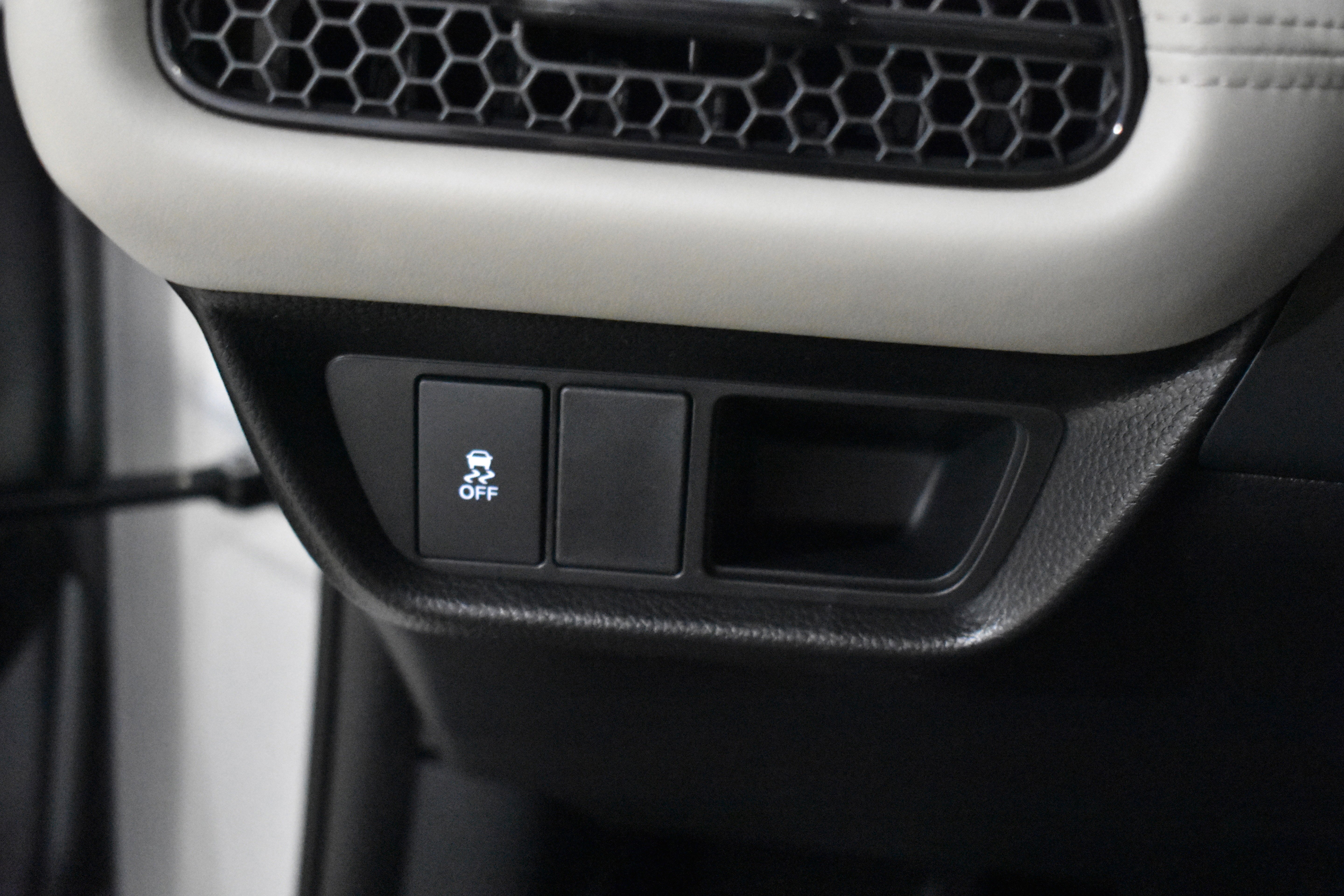 2026 Honda HR-V LX - Photo 19