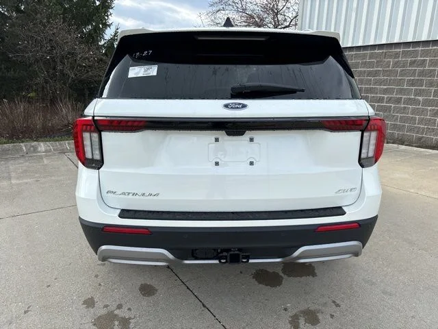 New 2026 Star White Metallic Tri-Coat Ford Platinum™ image 7