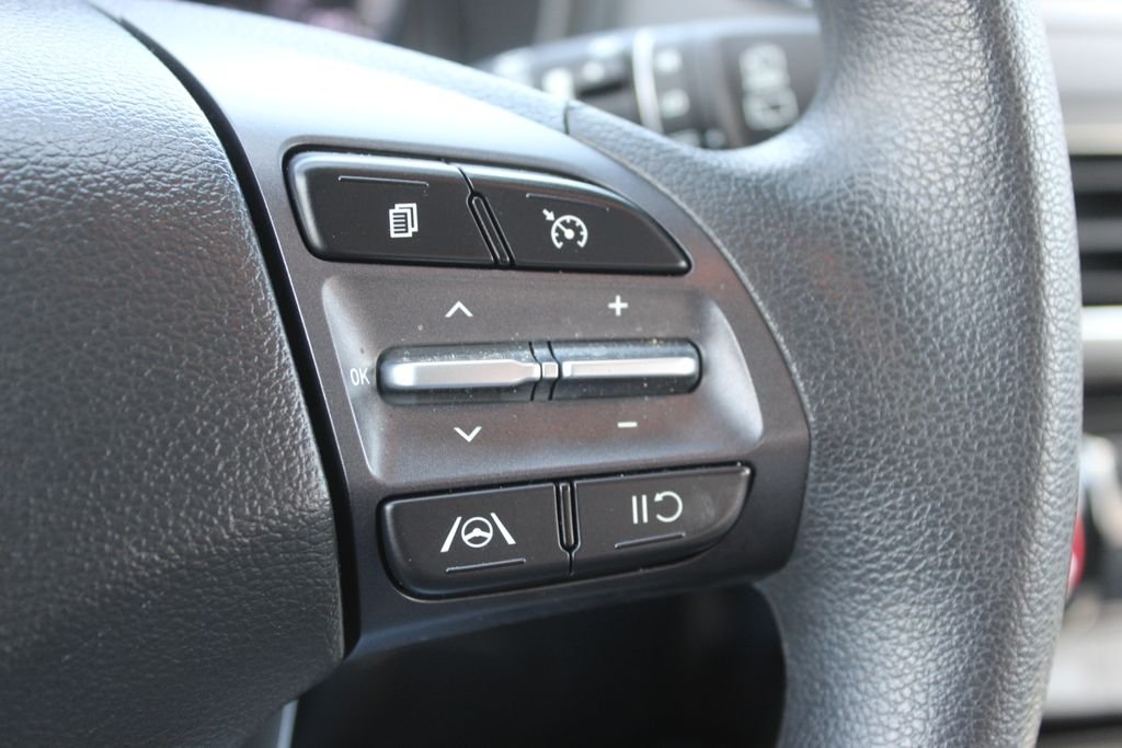 Used 2023 Gray Hyundai SEL image 27