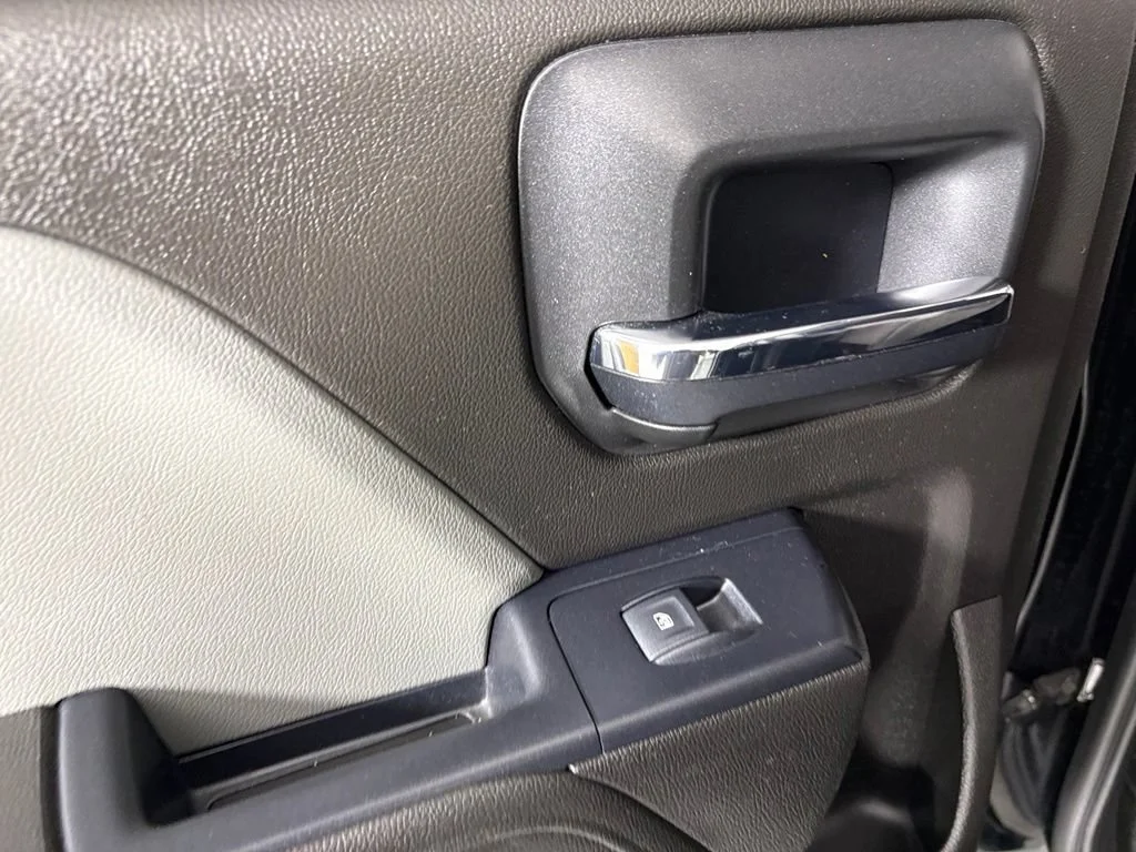 Used 2018 BLACK Chevrolet Custom image 36