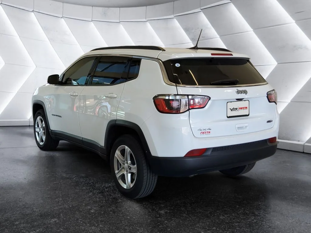 Used 2024 White Jeep Latitude image 6