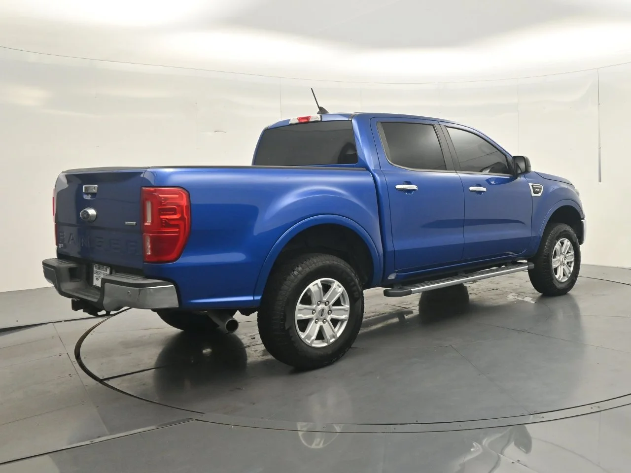 Used 2019 Lightning Blue Metallic Ford XLT image 6