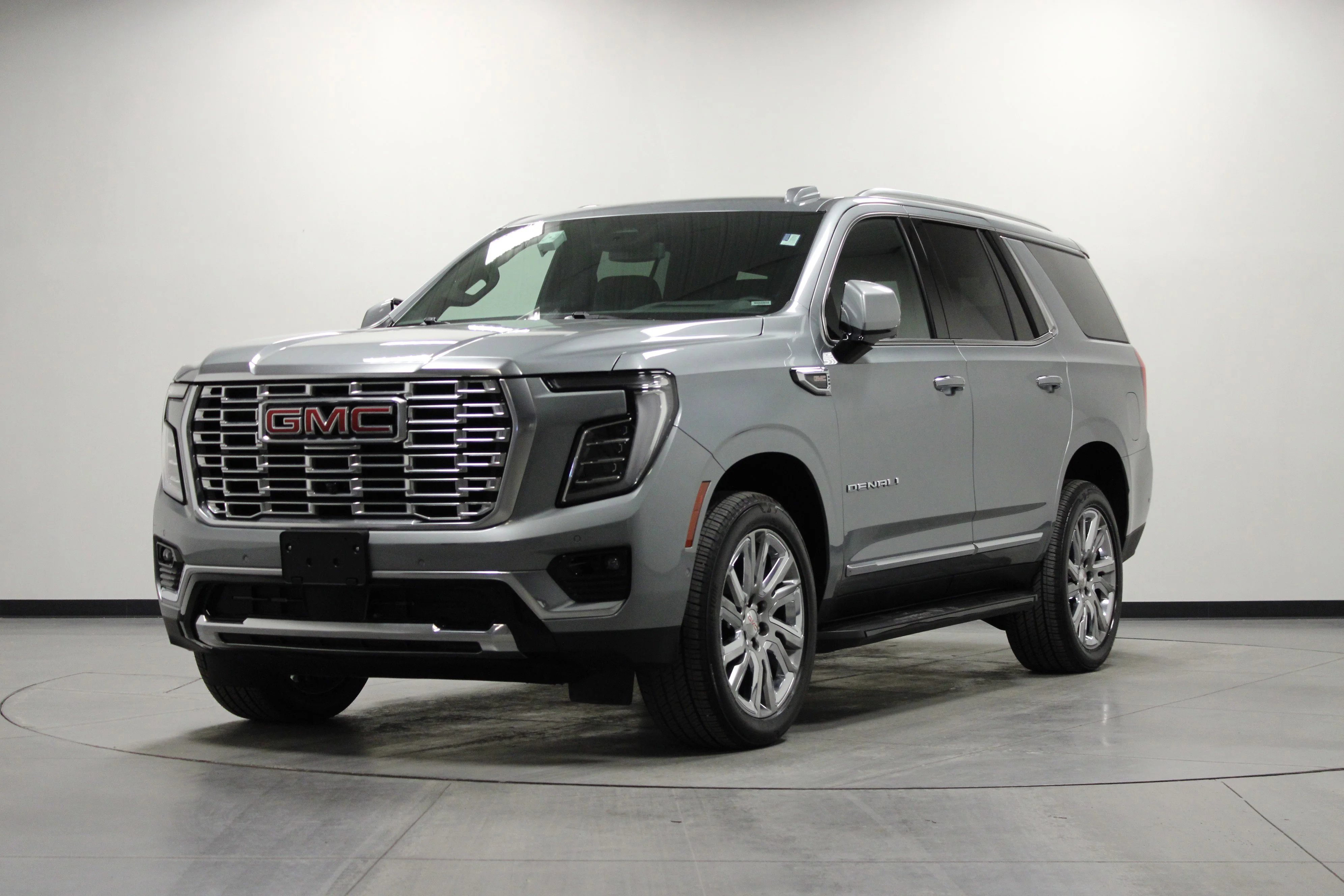 Used 2025 Sterling Metallic GMC Denali image 8