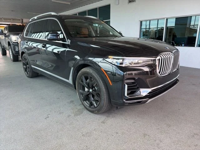 Used 2020 Blue BMW xDrive40i image 8