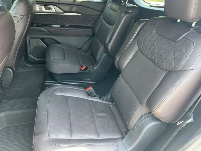Used 2025 White Ford Platinum image 33