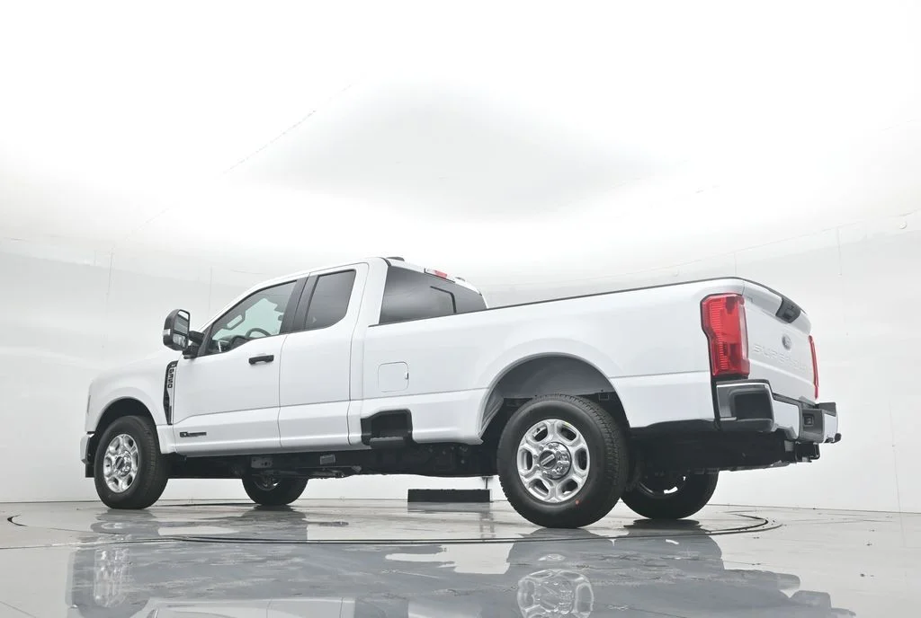 New 2026 Oxford White Ford XLT image 53