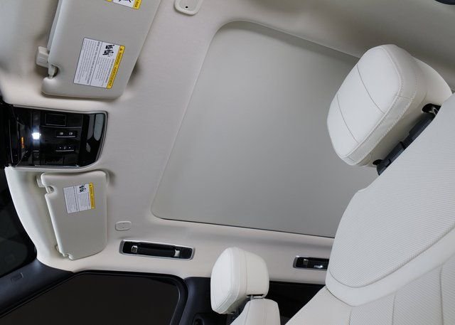 New 2026 Carpathian Grey Land Rover SE image 22