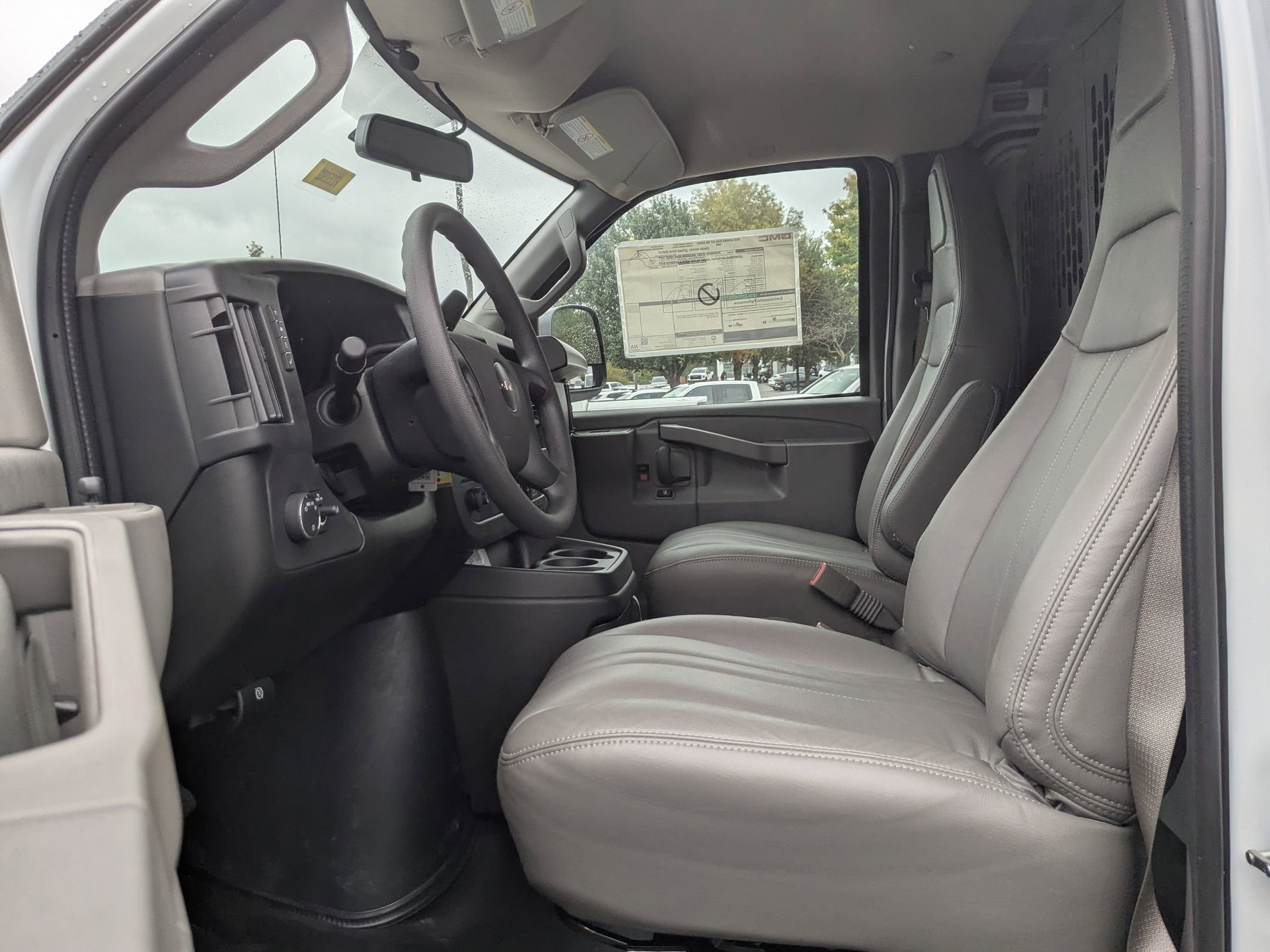 2025 GMC Savana Cargo Work Van - Photo 16