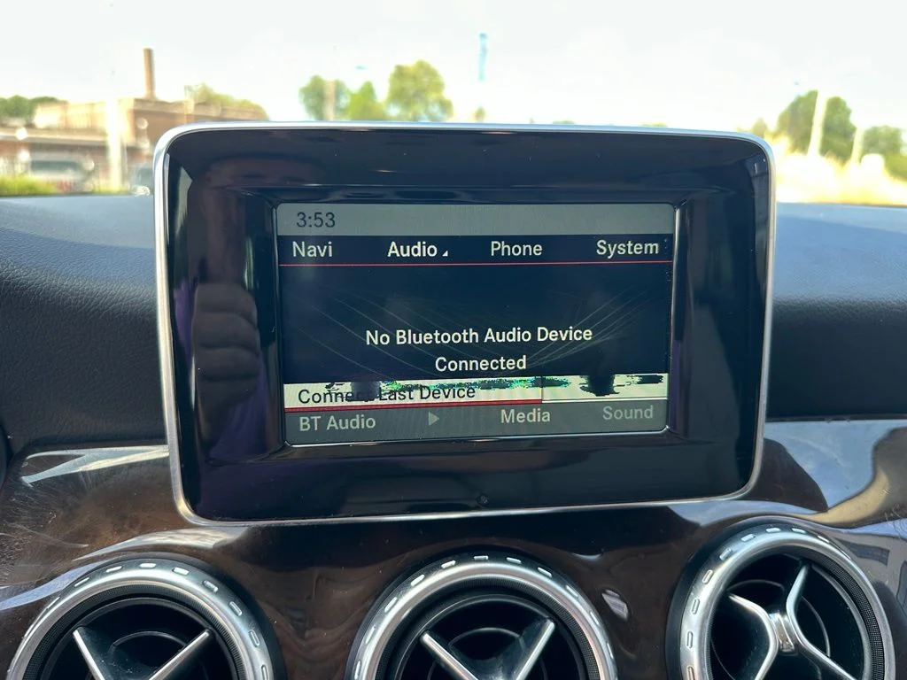 Used 2015 Black Mercedes-Benz GLA 250 image 19