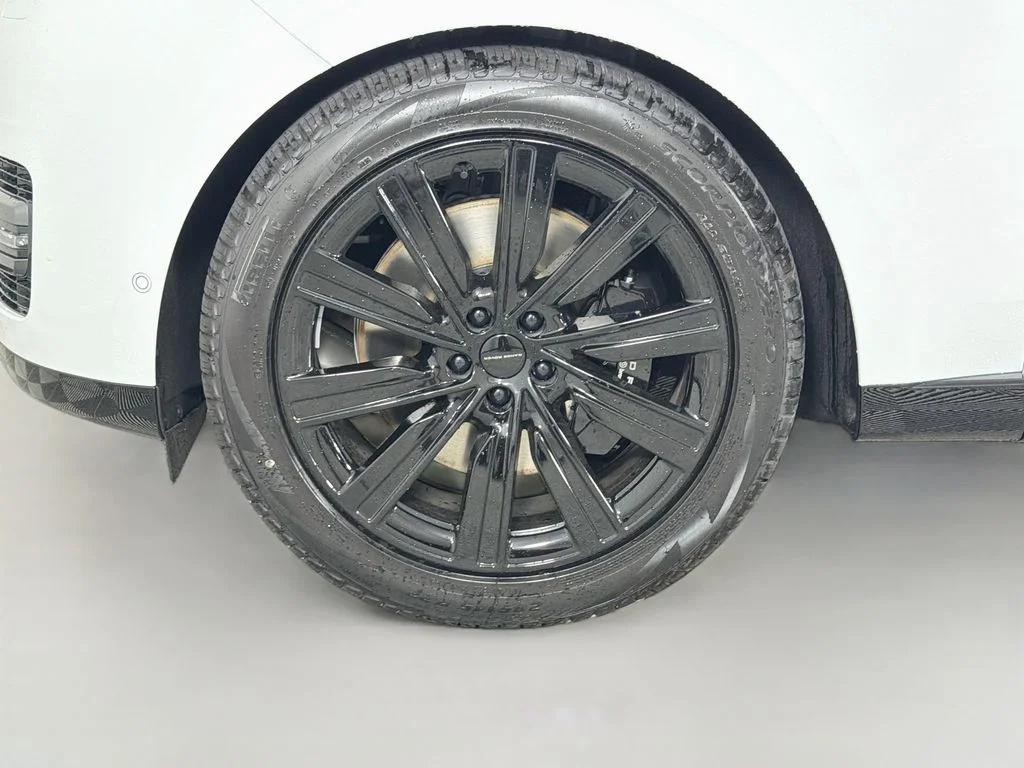 New 2026 Fuji White Land Rover SE PHEV image 33