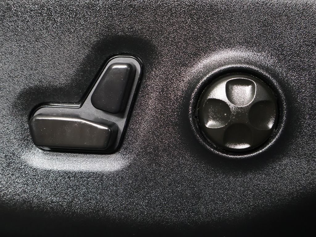 2025 Chrysler Pacifica Select - Photo 26