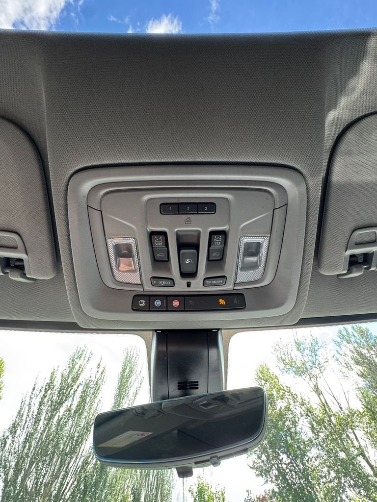 Used 2022 Ebony Twilight Metallic GMC Denali image 24