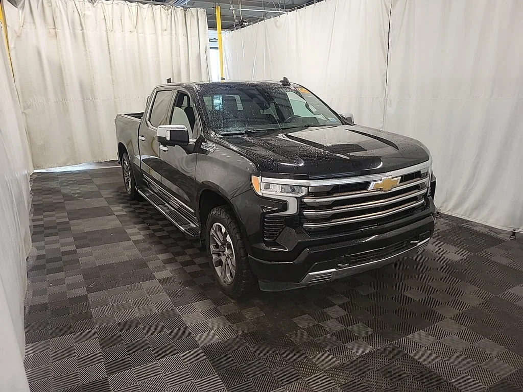 Used 2022 Black Chevrolet High Country image 3