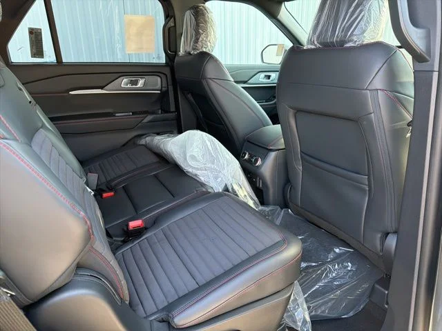 New 2026 Carbonized Gray Metallic Ford ST-Line image 3