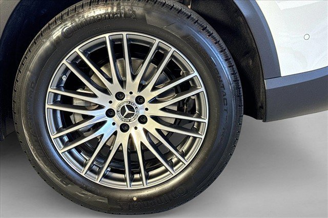New 2026 Polar White Mercedes-Benz GLC 300 image 59