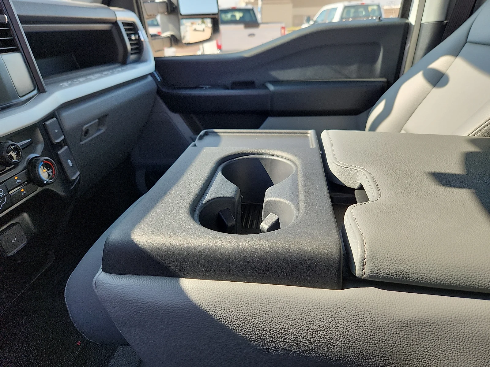 New 2026 Oxford White Ford XL image 25