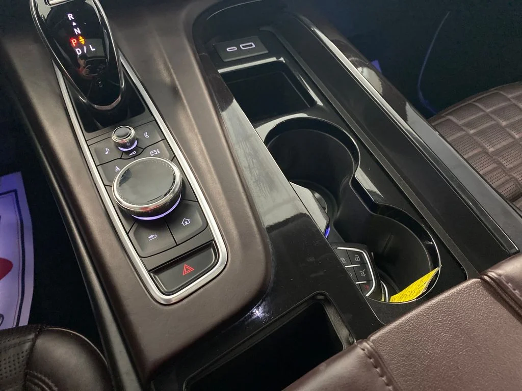 Used 2021 White Cadillac Sport Platinum image 24