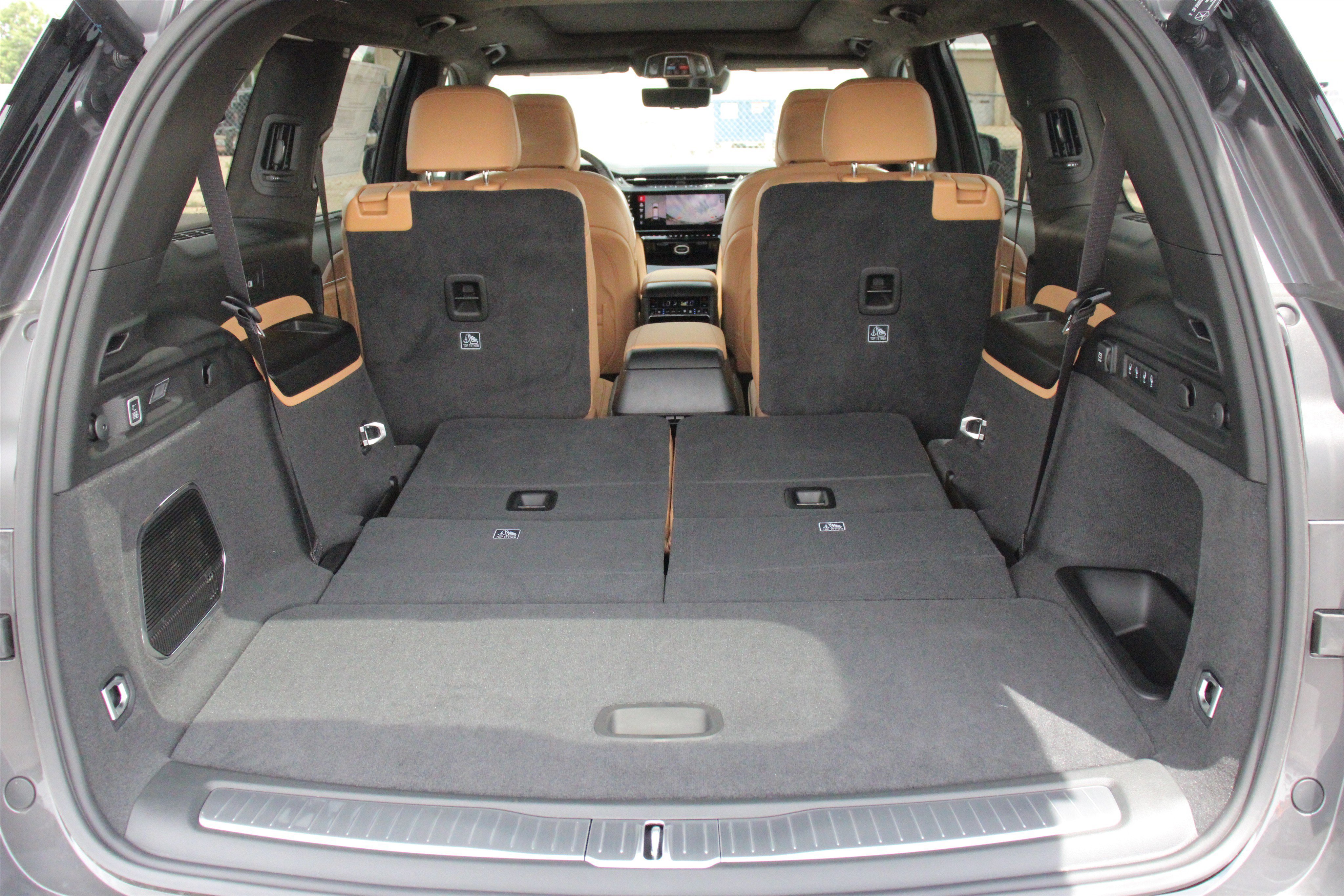 New 2026 Baltic Gray Metallic Clear-Coat Exterior Paint Jeep Summit image 29