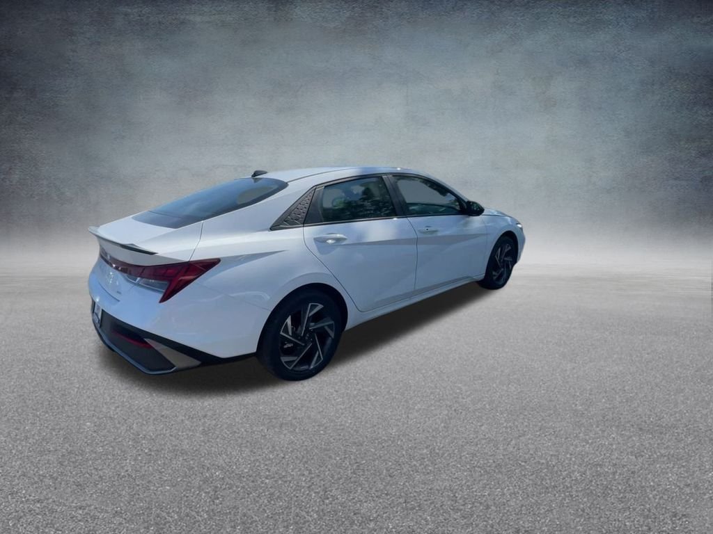 2025 Hyundai Elantra Blue - Photo 23