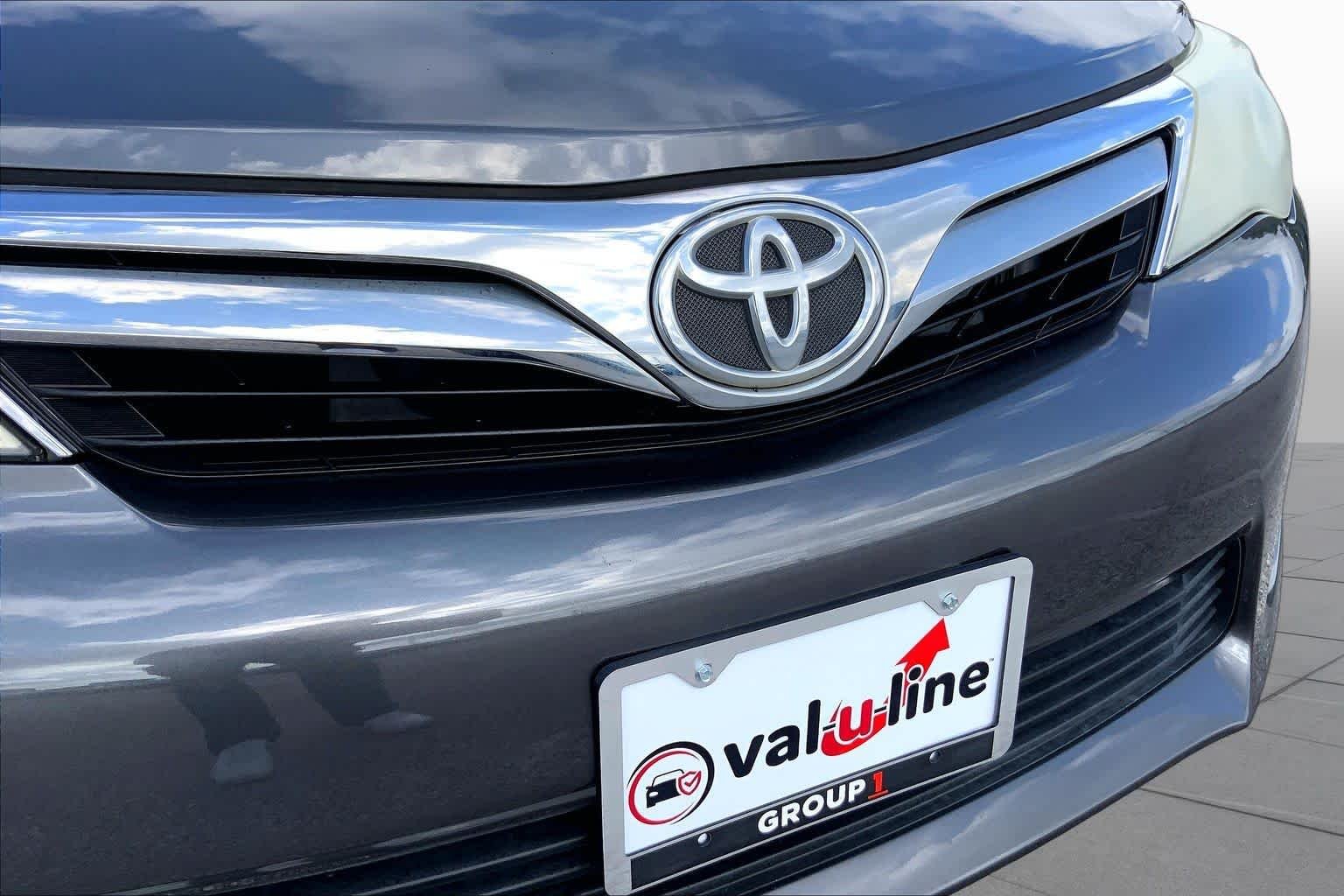 Used 2014 Magnetic Gray Metallic Toyota LE image 29