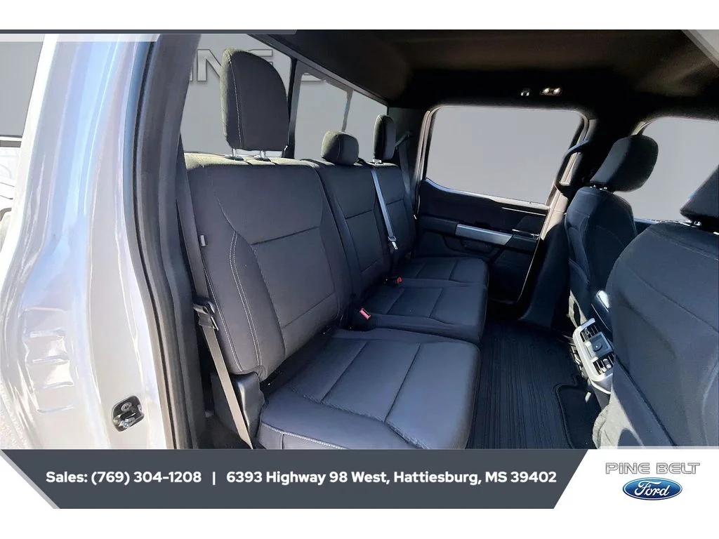 New 2026 Oxford White Ford XLT image 21