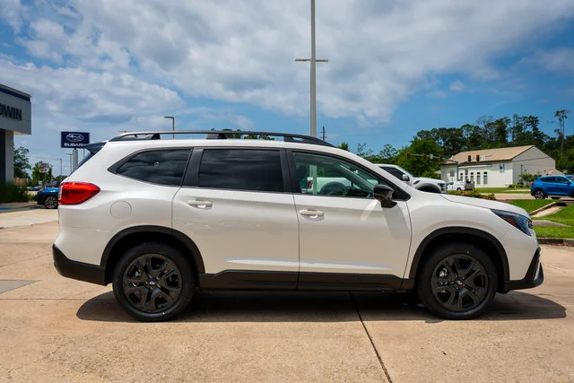 New 2026 Crystal White Pearl Subaru Onyx Edition Touring image 19