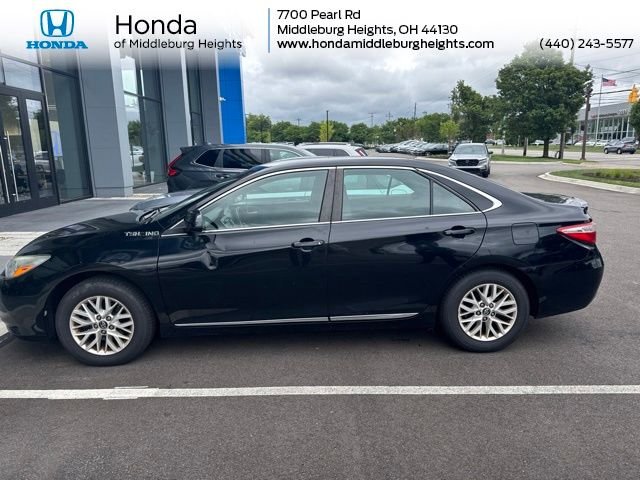 Used 2017 Midnight Black Metallic Toyota LE image 1