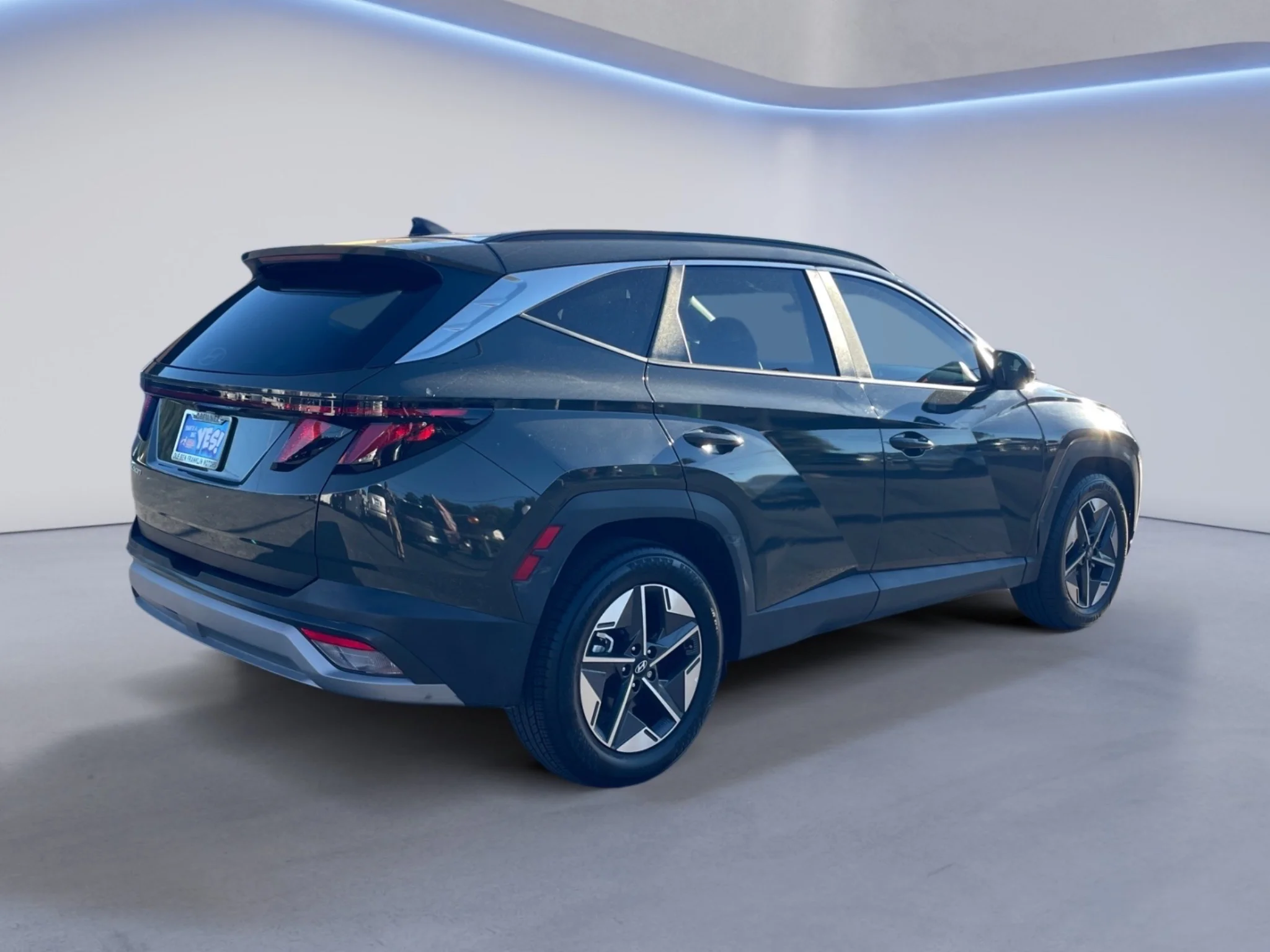 Used 2025 Rockwood Green Hyundai SEL image 2