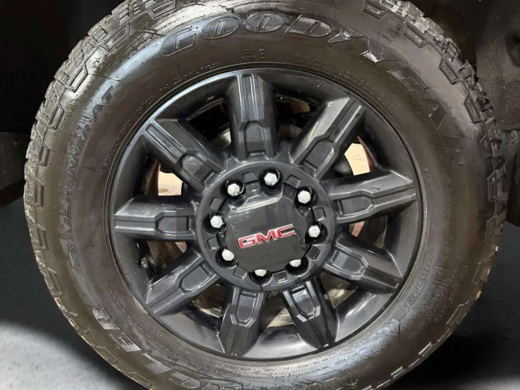 Certified Used 2024 Sterling Metallic GMC AT4 image 30