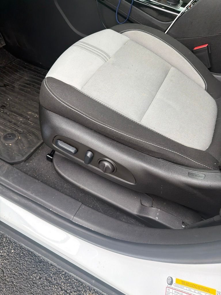 Used 2023 Summit White Chevrolet LT image 8