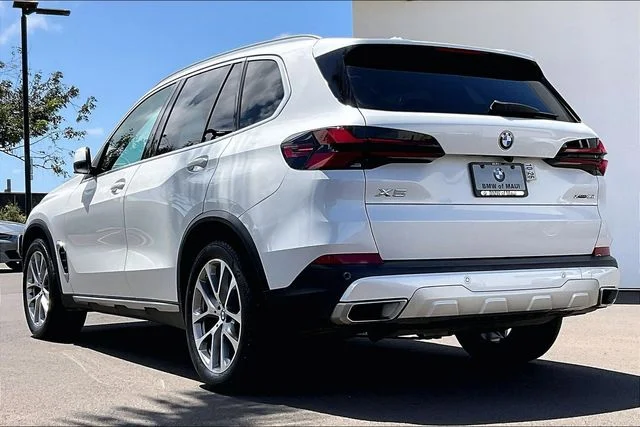Certified Used 2024 Mineral White Metallic BMW xDrive40i image 10