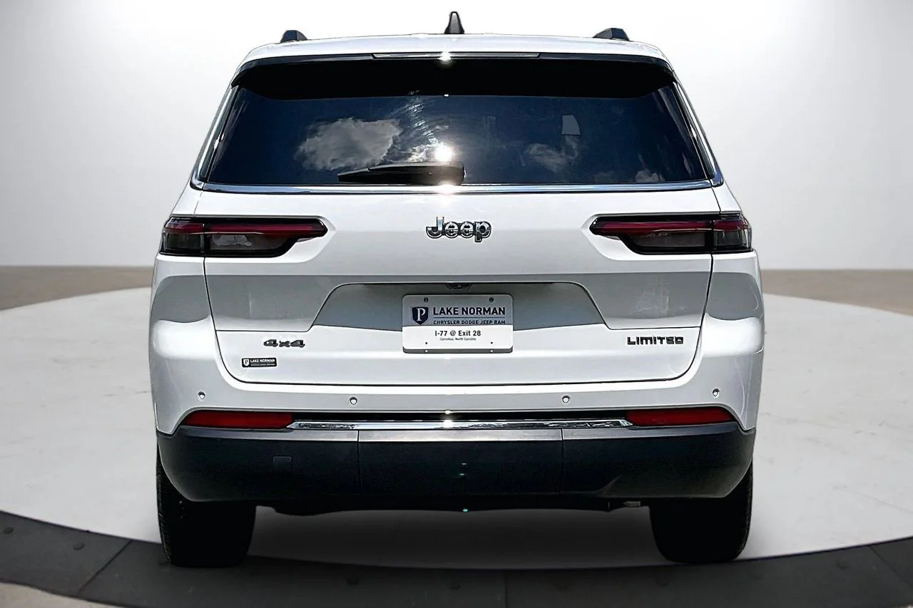 Used 2023 White Jeep Limited image 8