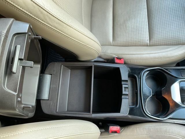 Used 2013 Green Hyundai Base image 27
